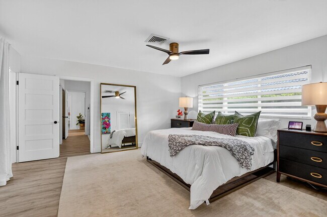 Building Photo - 891 Hickory Terrace