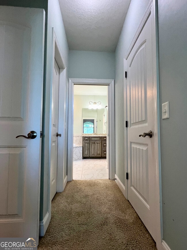 Building Photo - 129 Oarsman Crossing