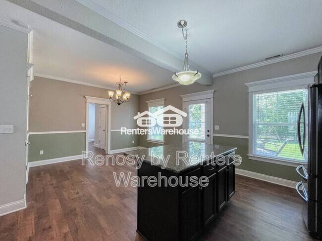 Building Photo - 105 Bedford Pl