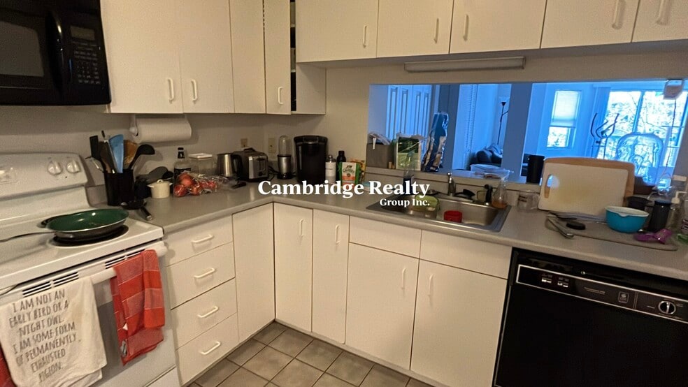 Building Photo - 151 Beacon St