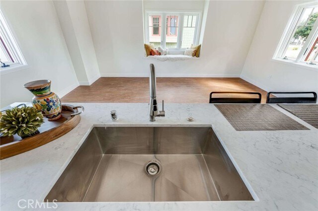 Building Photo - 117 N Vista Bonita Ave