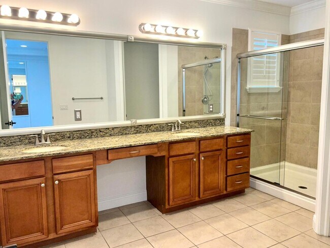 Building Photo - 2024 Foxtail View Ct