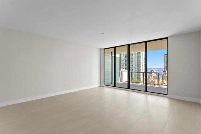 Building Photo - 275 1st Ave S