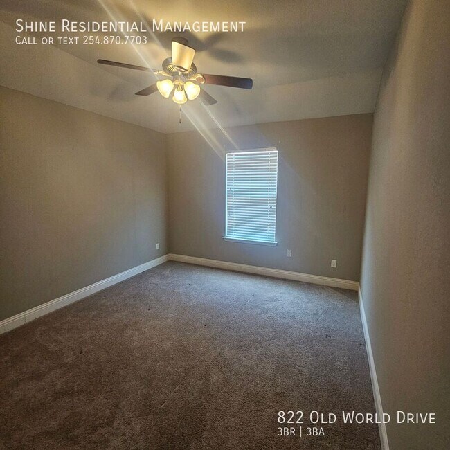 Building Photo - 822 Old World Dr