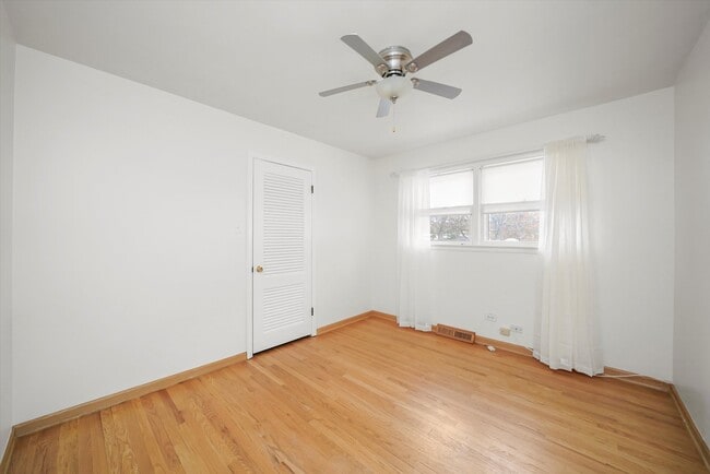 Building Photo - 400 Locust Rd