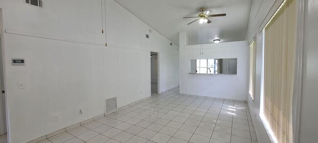 Building Photo - Condo in Chelsea Square, Kissimmee