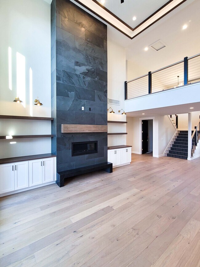 Building Photo - 1303 E Lasso Trail