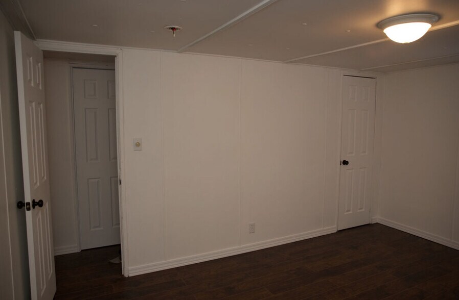 Building Photo - 44 Standish St