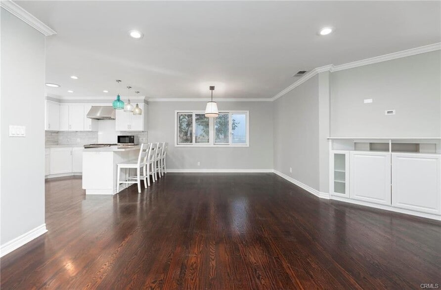 Building Photo - 1340 1st St