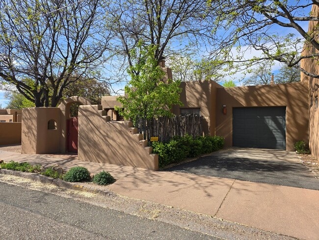 Building Photo - 602 Griffin St