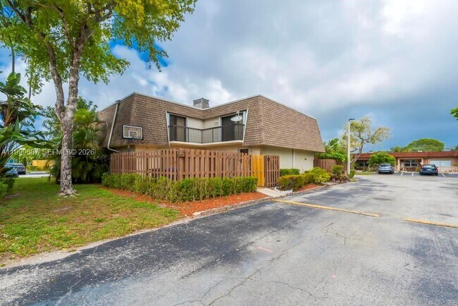 Building Photo - 8107 SW 23rd Ct