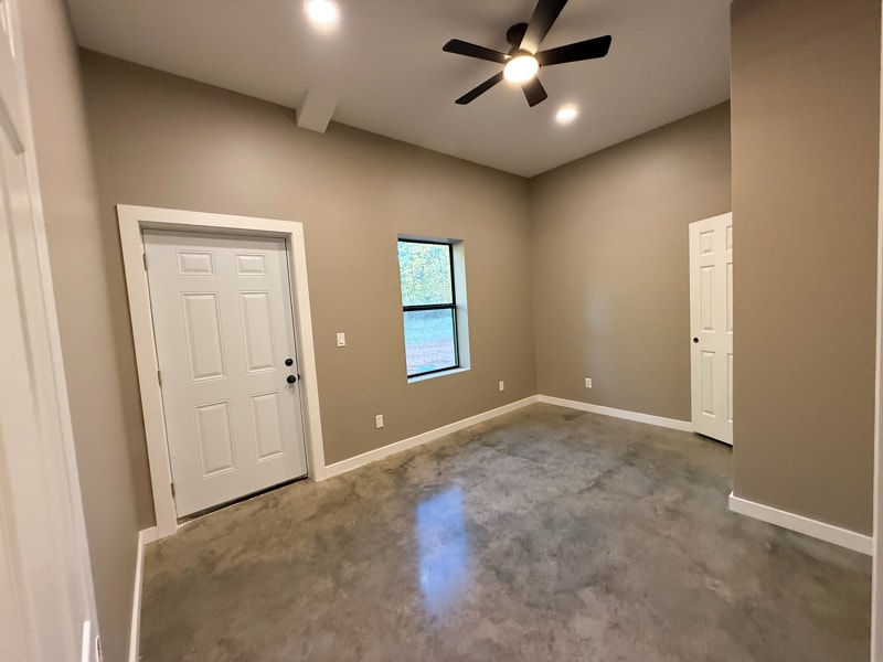 Building Photo - 1991 County Rd 2443