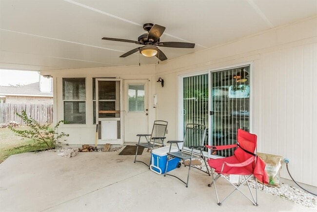 Building Photo - 3612 Bird House Dr
