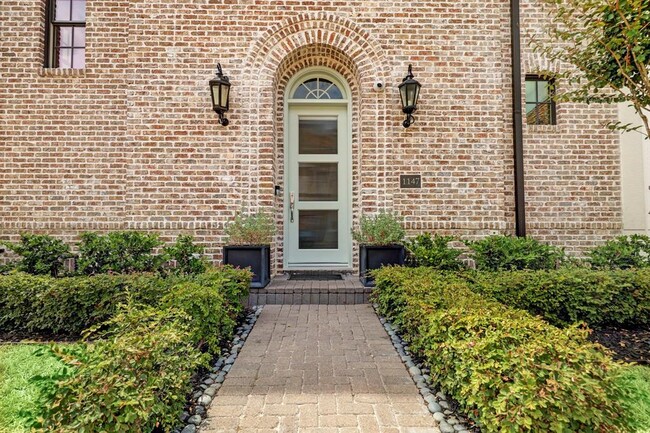 Building Photo - 1147 Castellina Ln