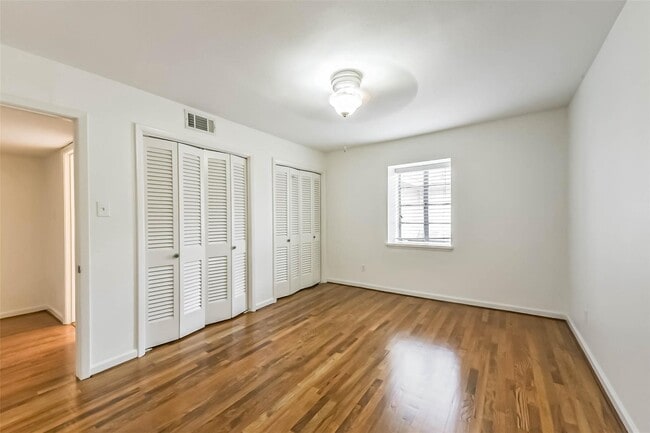 Building Photo - 815 S Ripple Creek Dr