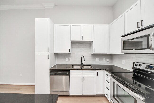 Primary Photo - 6363 San Felipe St