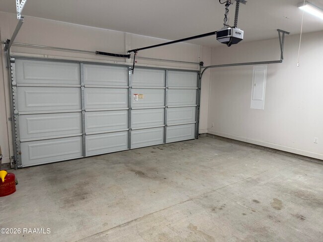 Building Photo - 102 Ancona Ln