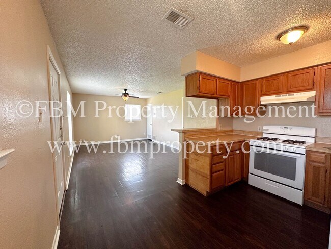 Building Photo - 608A Walter Stephenson - Charming 2 Bedroom, 1 Bathroom Apartment Home in Midlothian, TX!