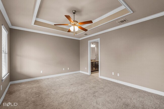 Building Photo - Brick Home In Haughton