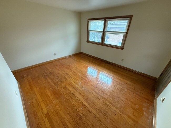 Building Photo - 5295 N Mohawk Ave