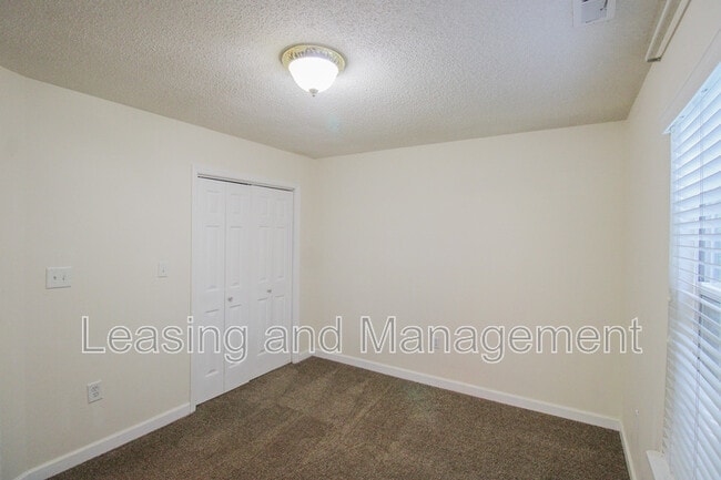 Building Photo - 1522 Theresa Dr