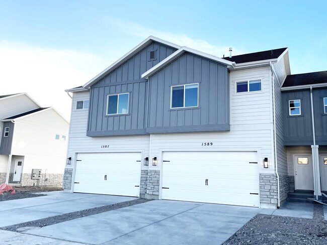 Building Photo - 1599 N 1870 E