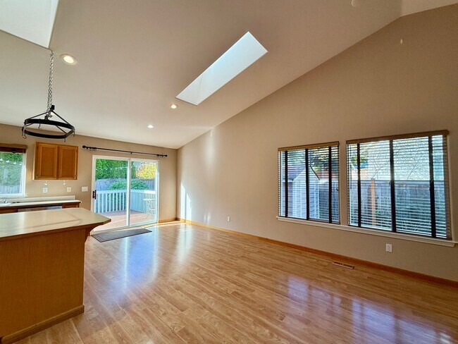 Building Photo - Immaculate Mill Creek Rambler | A/C • Cul-...