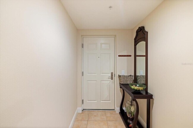 Building Photo - 800 N Tamiami Trl