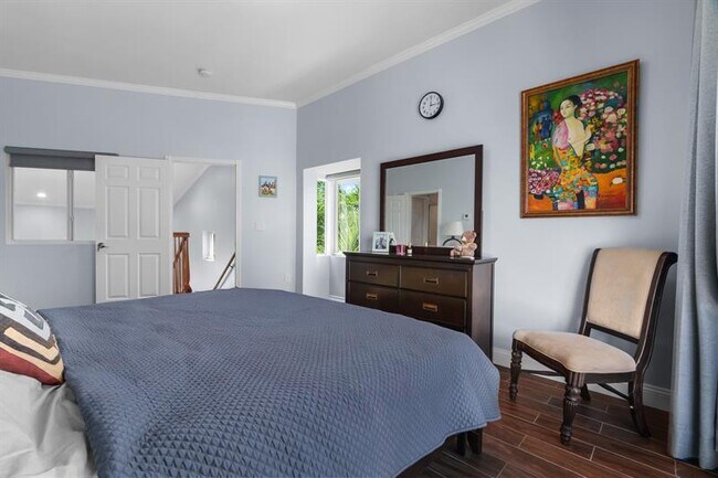 Building Photo - 70 Isle of Venice Dr