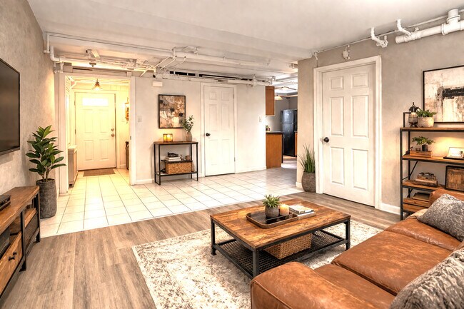 Building Photo - 4858 S Springfield Ave