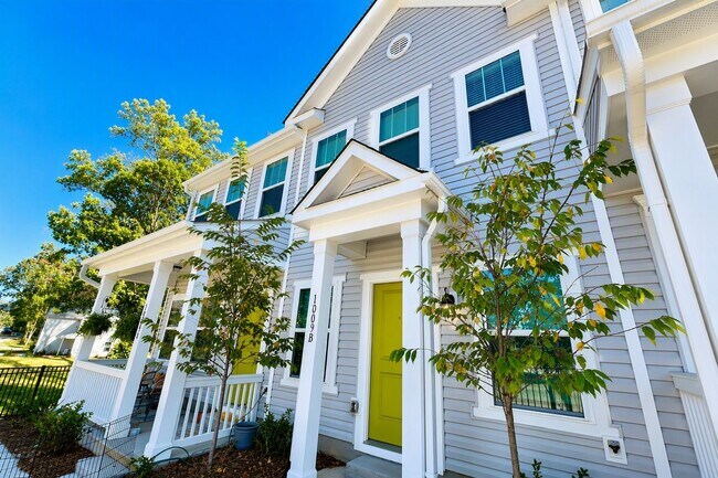 Building Photo - 1009 Pine St