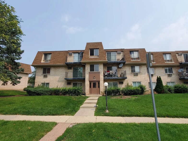 Building Photo - 252 Shorewood Dr