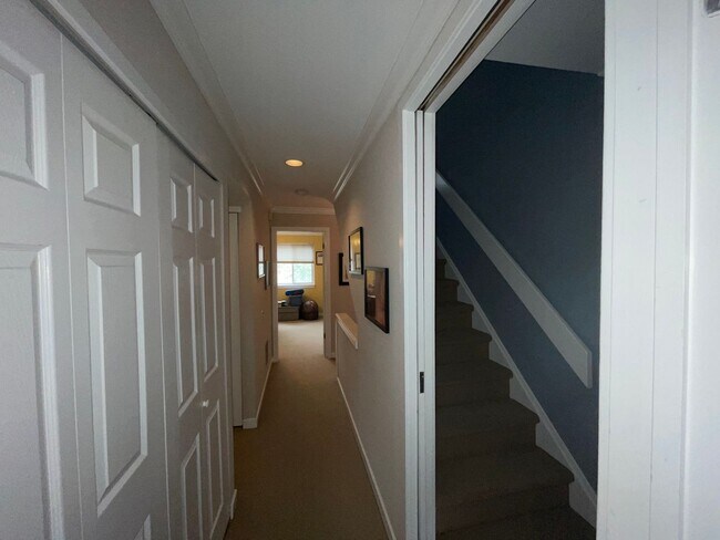 Building Photo - 3-bed, 2-bath GIANT townhouse + GARAGE, BA...