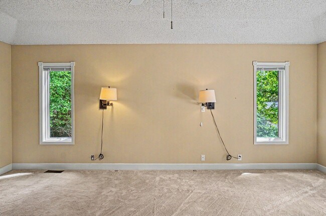 Building Photo - Lake Balboa Area| Home| Unfurnished