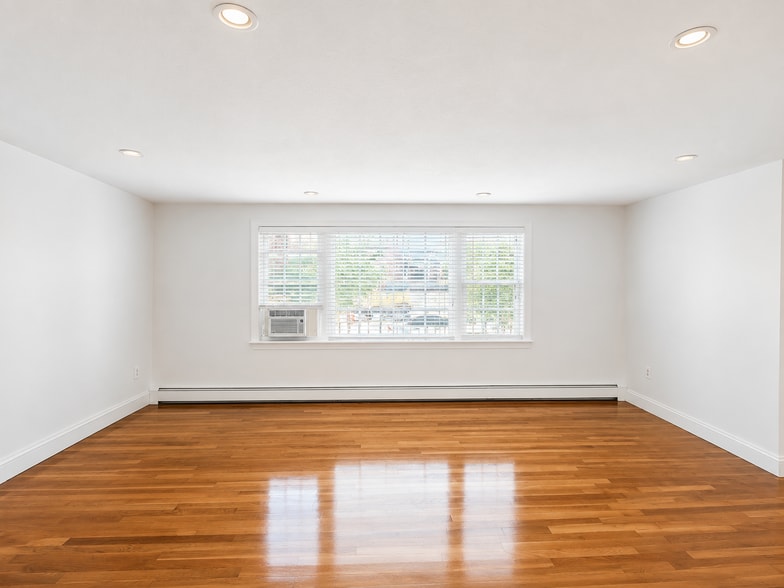 Building Photo - 216 Winthrop Ave