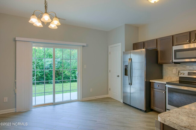 Building Photo - 142 Beacon Woods Dr