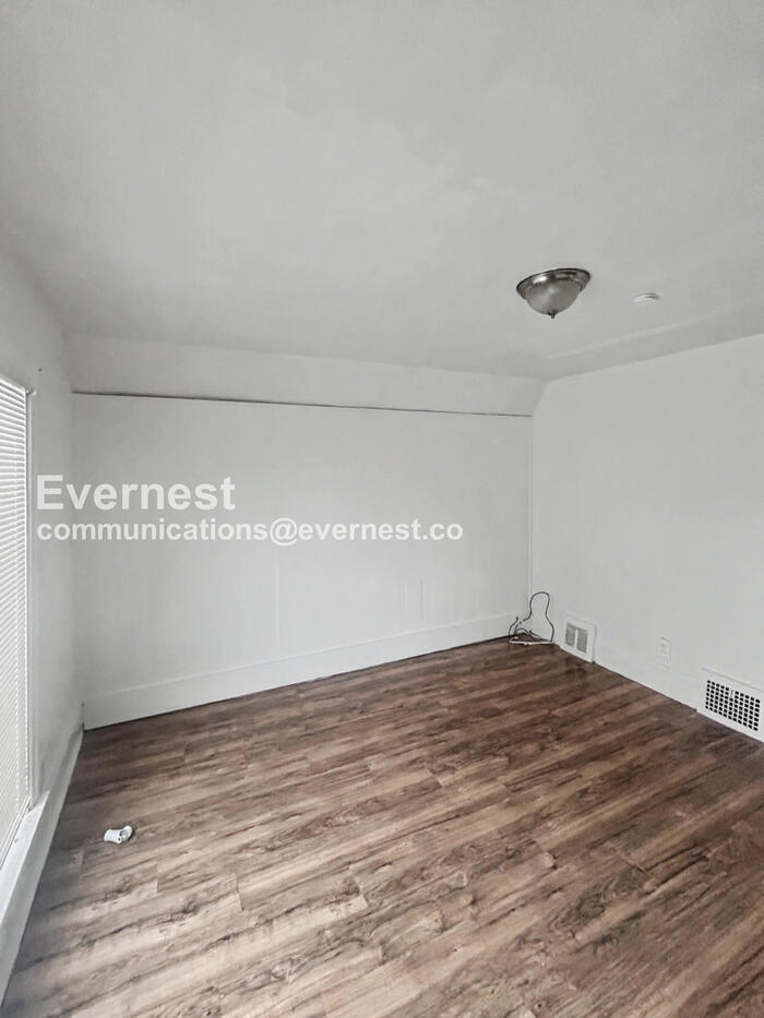 Building Photo - 3880 W 37th St