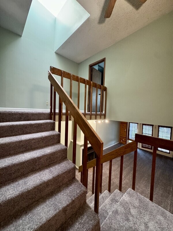 Building Photo - 2901 University Dr