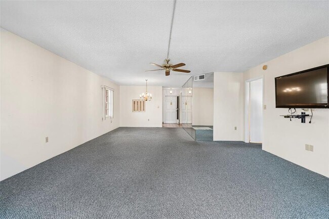 Building Photo - 6960 20th Ave N
