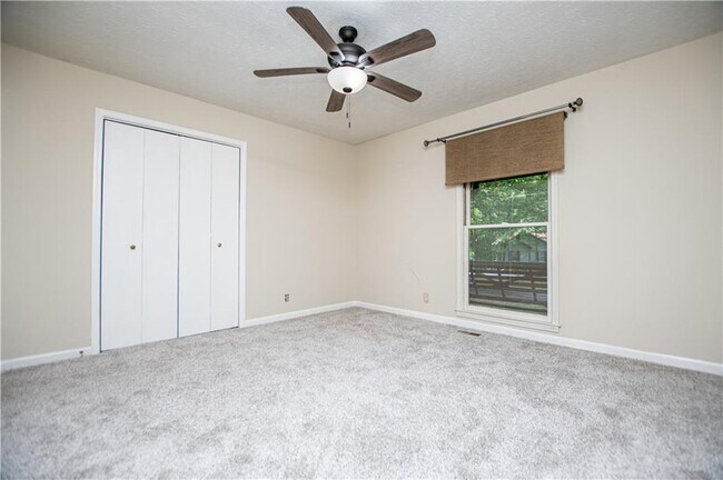 Building Photo - 1499 Stonington Ct