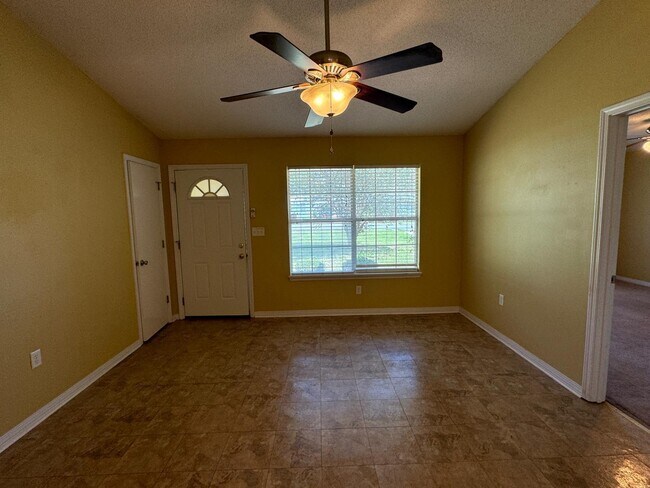 Building Photo - 2870 Aplin Rd