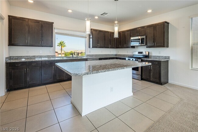 Building Photo - 8040 Carpenter Creek Ave