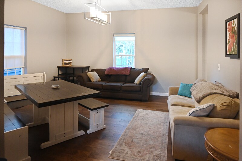 Building Photo - 511 Blades Ave