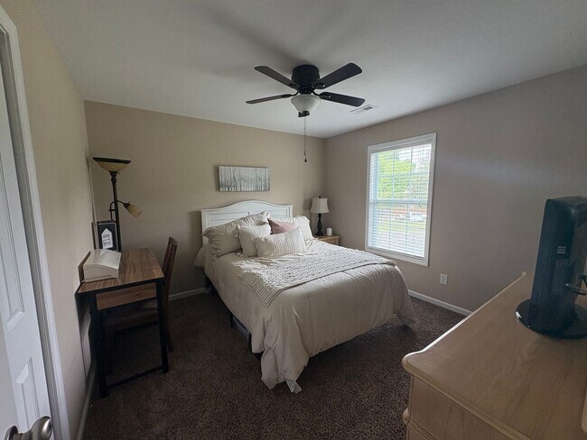 Building Photo - Charming & Convenient in Hardin Valley!