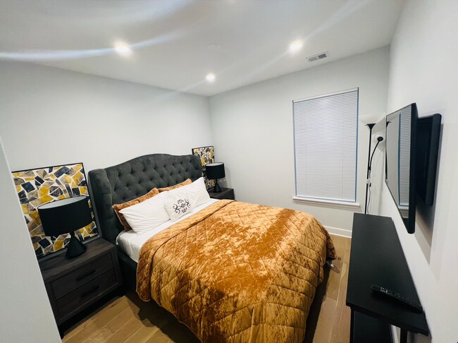 Building Photo - 1019 Spring Rd NW