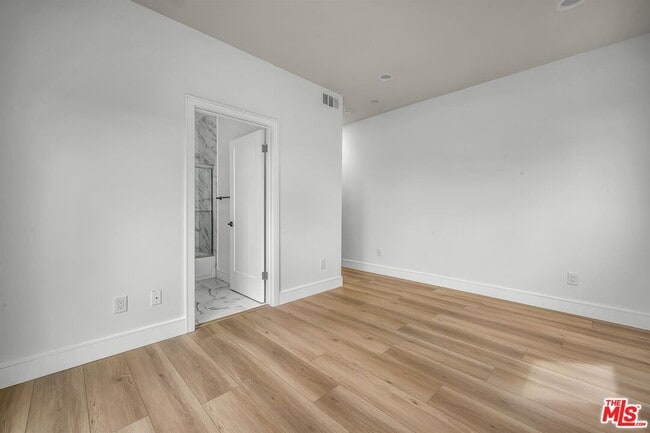 Building Photo - 4701 Saturn St
