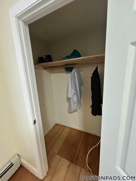 Building Photo - 64 Pleasant St