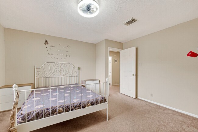 Building Photo - 811 Colony Glen Ct