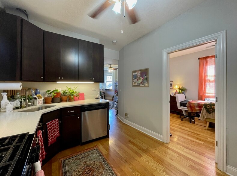 Building Photo - 3611 W Wolfram St