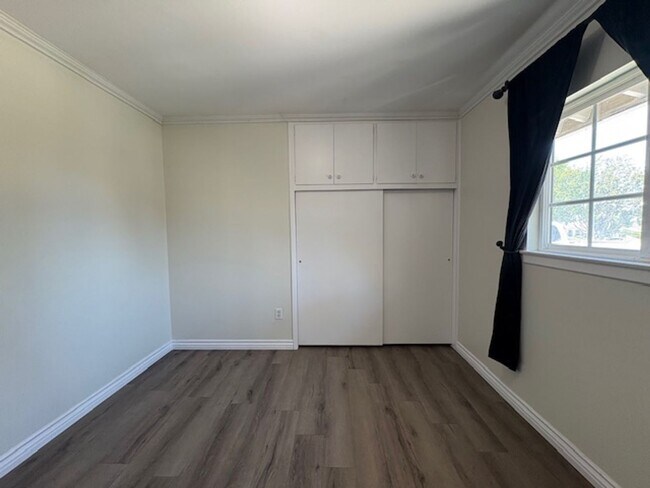 Building Photo - Redlands 4 Bedroom Home